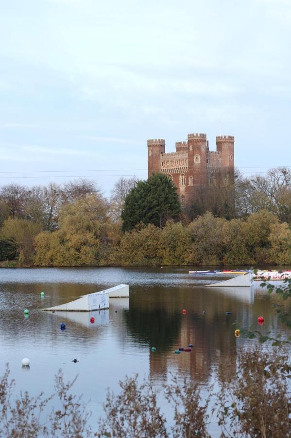 Calypso Hot Tub Breaks Tattershall Lakes Pet Friendly Exterior photo